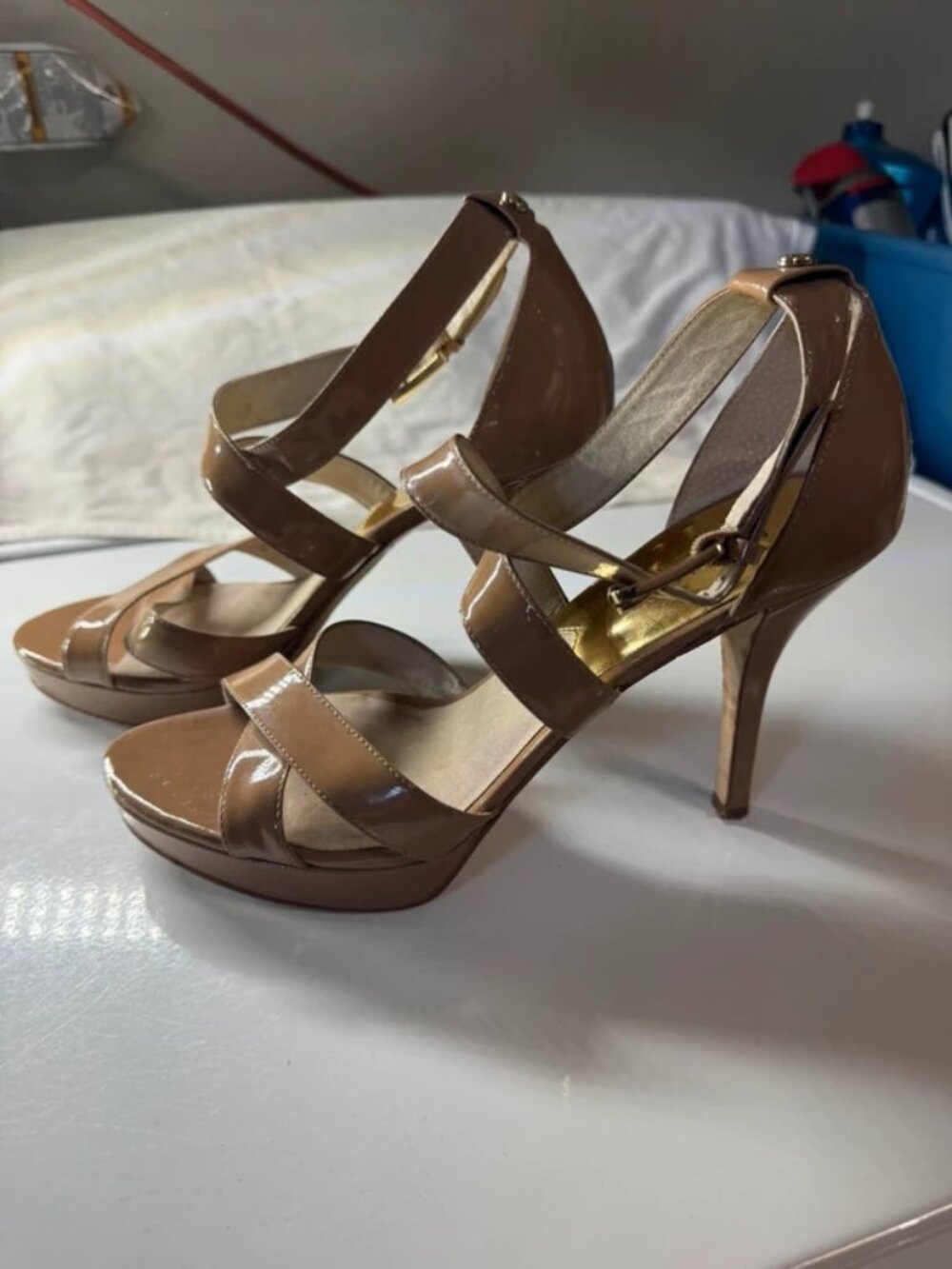heels - Picture 1 of 2